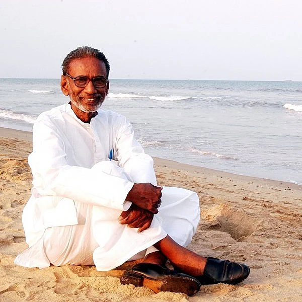 `வீரப்பனுடன் பேச்சுவார்த்தைக்குப் போகாமலிருந்திருந்தால்..?' - பழ.நெடுமாறன் பகிரும் பதைபதைக்கும் அனுபவம் #LetsRelieveStress