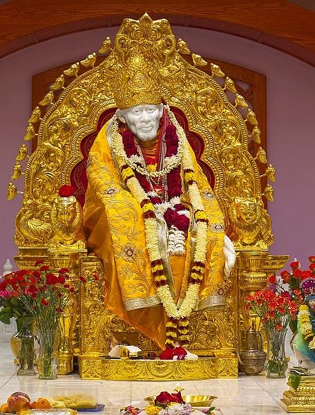 ``எப்போதும் பேராசை இல்லாதவர்களாக இருங்கள்" - பக்தருக்கு பாபா உணர்த்திய பாடம்! #SaiBaba