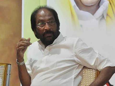 ``இளைஞர்களிடம் போராடும் எண்ணத்தை விதைத்துள்ளது!" - தபால்துறை தேர்வால் கொதித்த எம்.பி-க்கள்