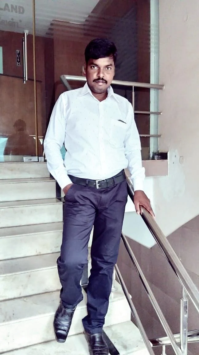மரண விளிம்பில் அந்த தைரியம் எப்படி வந்தது? - சுனாமியில் நண்பனை மீட்டவரின் கதை #MyVikatan