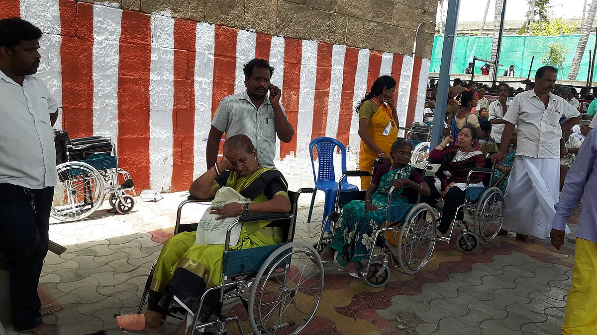 அத்திவரதர் தரிசனத்தில் வீல் சேர்