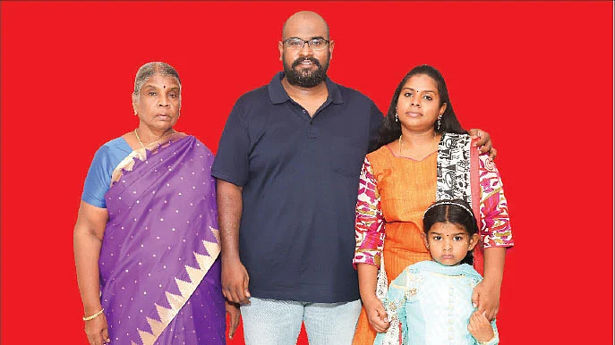 குடும்பத்துடன் நெல்சன் வெங்கடேசன்