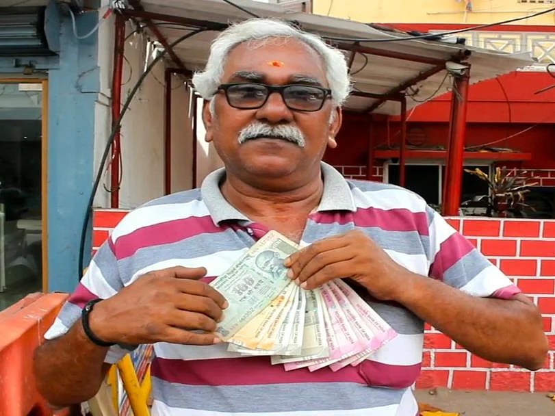 `ஏ.டி.எம்.பணத்தால் 10 நாள்களாக தூக்கம் வரல'- வங்கியால் அலைக்கழிக்கப்பட்ட முதியவர் வேதனை