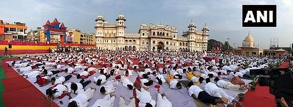 40,000 பேர்; 200 தண்ணீர்த் தொட்டிகள்;8 மருத்துவக் குழு! - பிரதமர் பங்கேற்ற பிரமாண்ட யோகா நிகழ்ச்சி