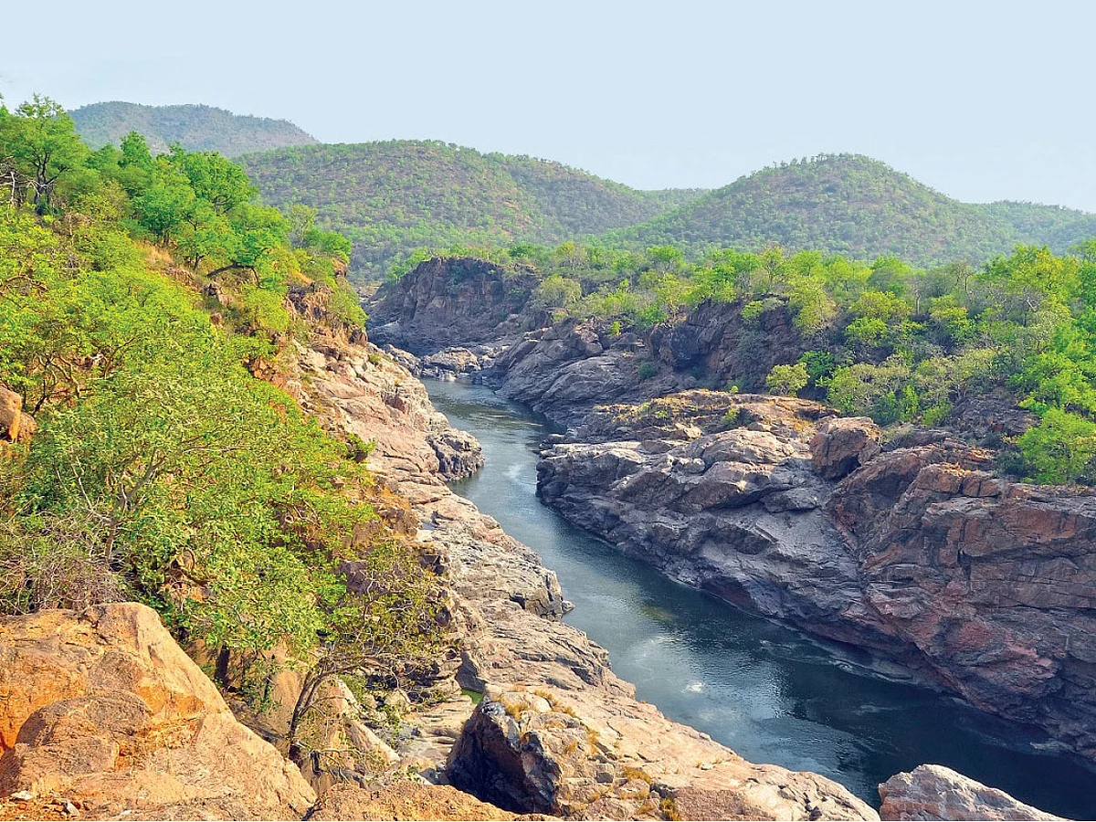 அத்துமீறும் கர்நாடகம்... அசையாத தமிழக ஆட்சியாளர்கள்