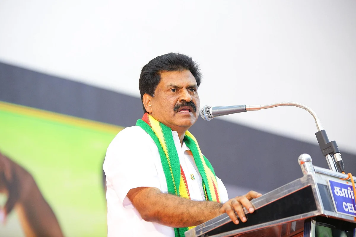 `நீங்கள் ஏன் தோற்றுப் போனீர்கள் தெரியுமா?’- பொன்னார், தமிழிசைக்குச் சுட்டிக் காட்டும் `கொங்கு' ஈஸ்வரன்