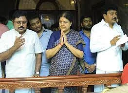 தினகரன், சசிகலா