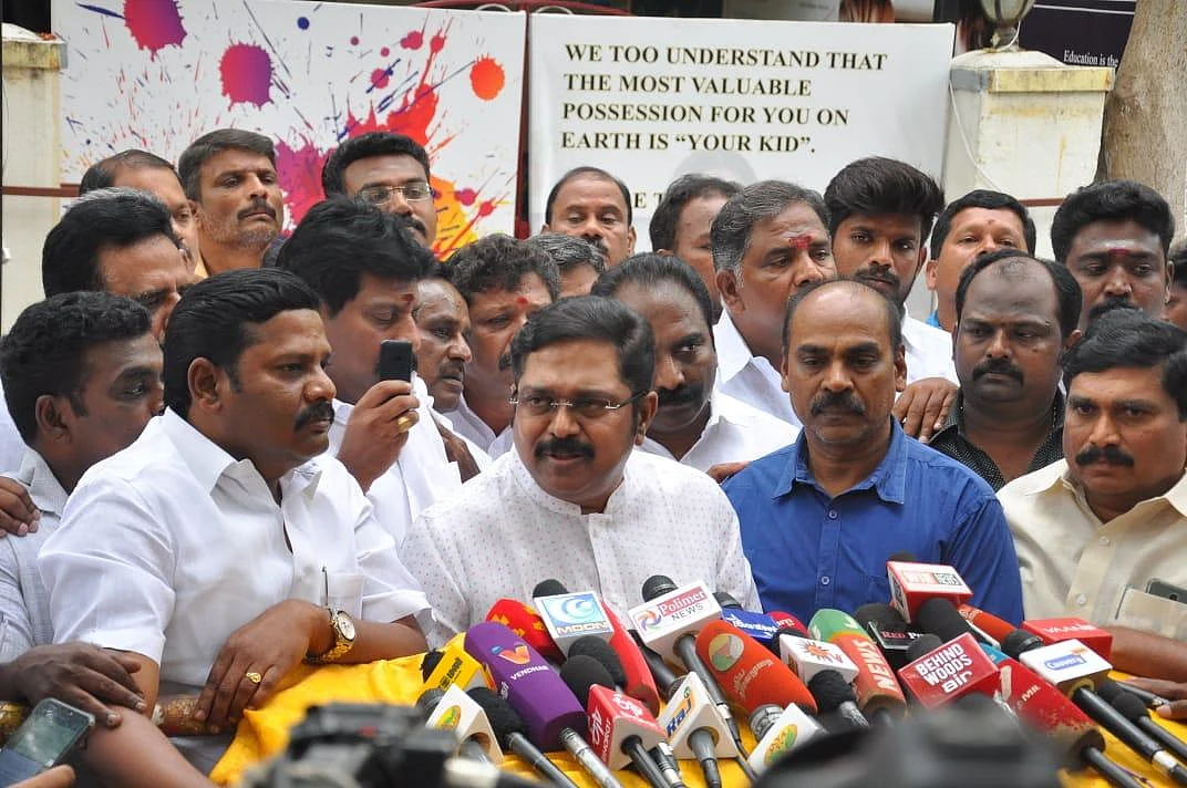 `வந்தா பார்ப்போம்!' - தங்க தமிழ்ச்செல்வன் அ.தி.மு.க-வில் இணைவது குறித்து அமைச்சர் ஜெயக்குமார்