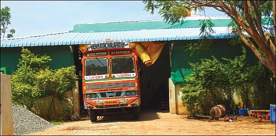 தண்ணீரை உறிஞ்சும் தனியார் நிறுவனம்... வற்றிவரும் ஆத்தூர் நீர்த்தேக்கம்!