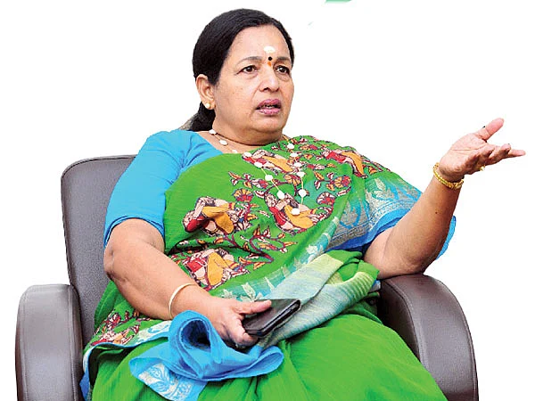அ.தி.மு.க ரத்தத்தை தானம் செய்துவிட்டாரா தங்க தமிழ்ச்செல்வன்?