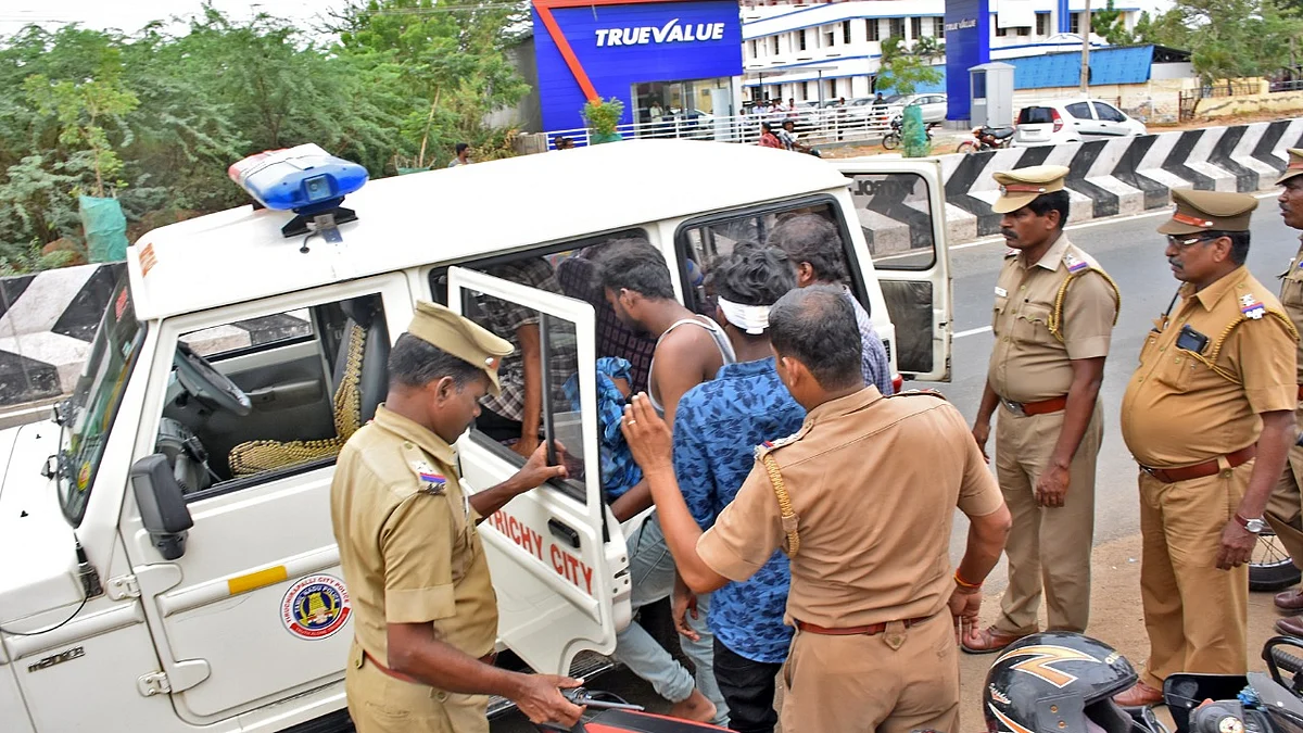 திருச்சி கல்லூரி மாணவர்கள் தாக்குதல்
