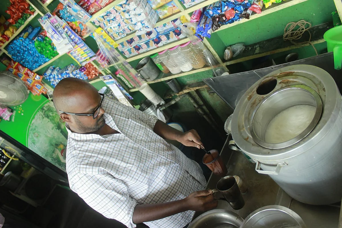 டீ ஆற்றும் இன்ஜினியர் கார்த்திக்