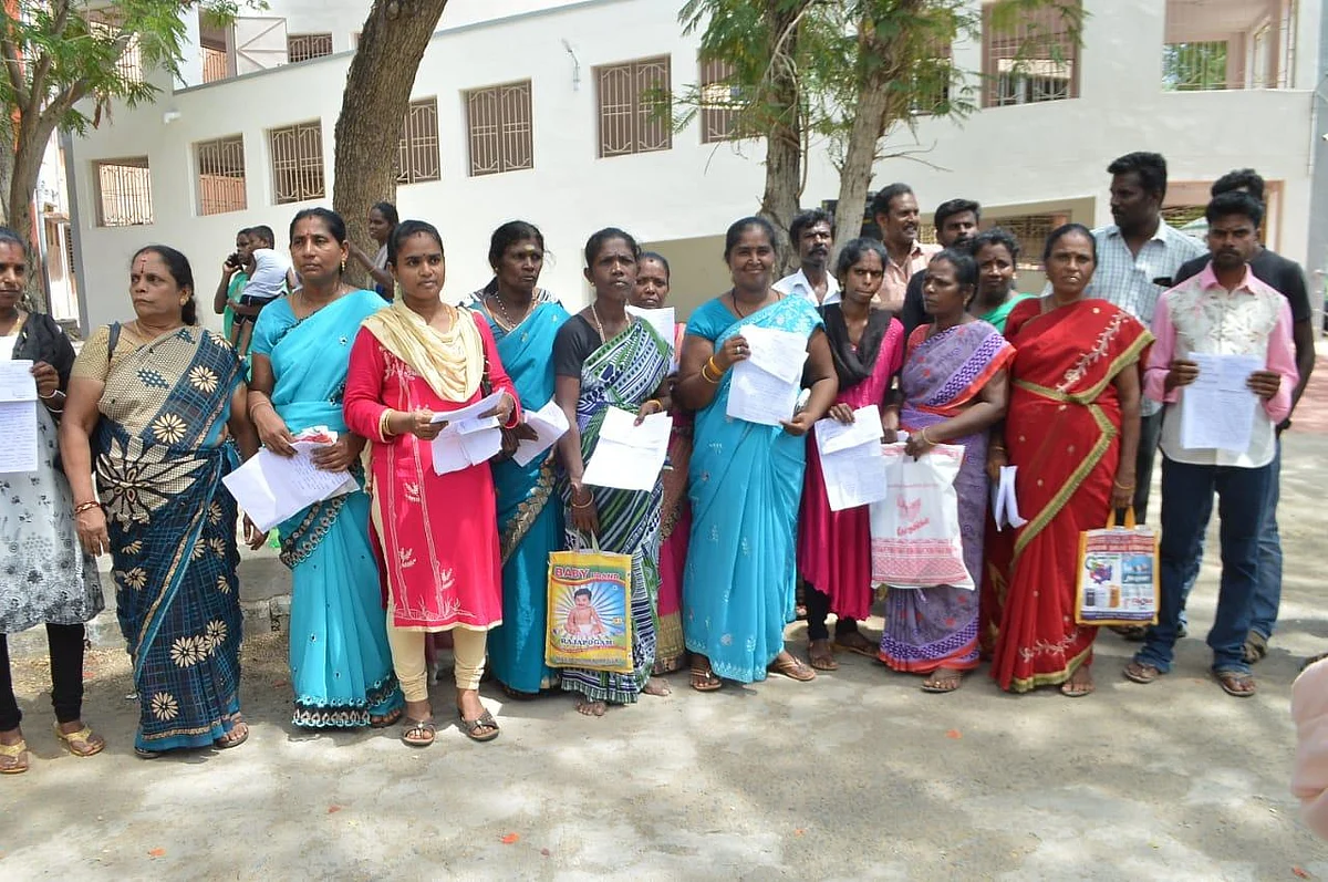 ‘இலங்கை செல்ல விருப்பமில்லை; இந்தியக் குடியுரிமை தாருங்கள்’ ஆட்சியரிடம் முறையிட்ட இலங்கைத் தமிழர்கள்