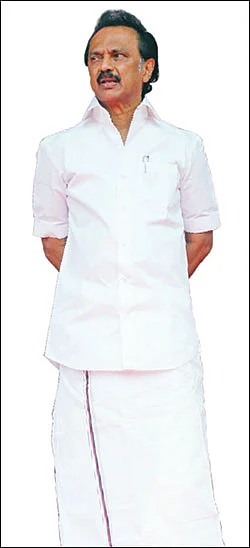 கதிகலங்கும் கழகங்கள்! - கூட்டணிக் குழப்ப தி.மு.க... கோஷ்டி அ.தி.மு.க... கரையும் அ.ம.மு.க...
