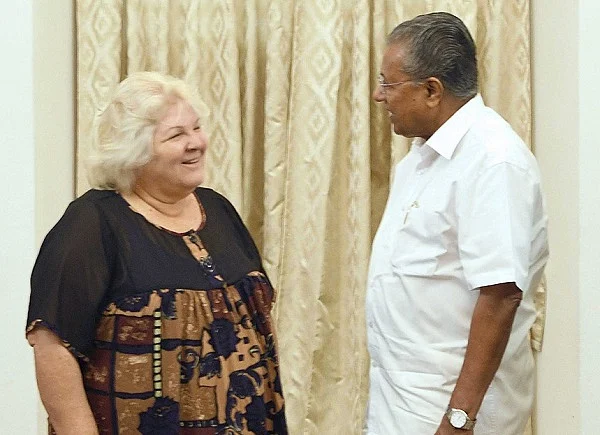 கேரள முதல்வருடன் அலெய்டா குவேரா