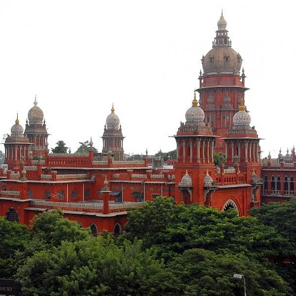 சட்டவிரோதமாக நிலத்தடி நீர் எடுத்தால் நடவடிக்கை..! - உயர் நீதிமன்றம் அதிரடி உத்தரவு