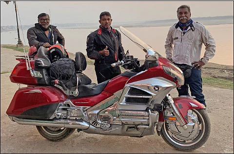 கோல்டுவிங்கில் ஒரு கோல்டன் பயணம்! - சிங்கப்பூர் to தஞ்சாவூர் - 13,000 கி.மீ!