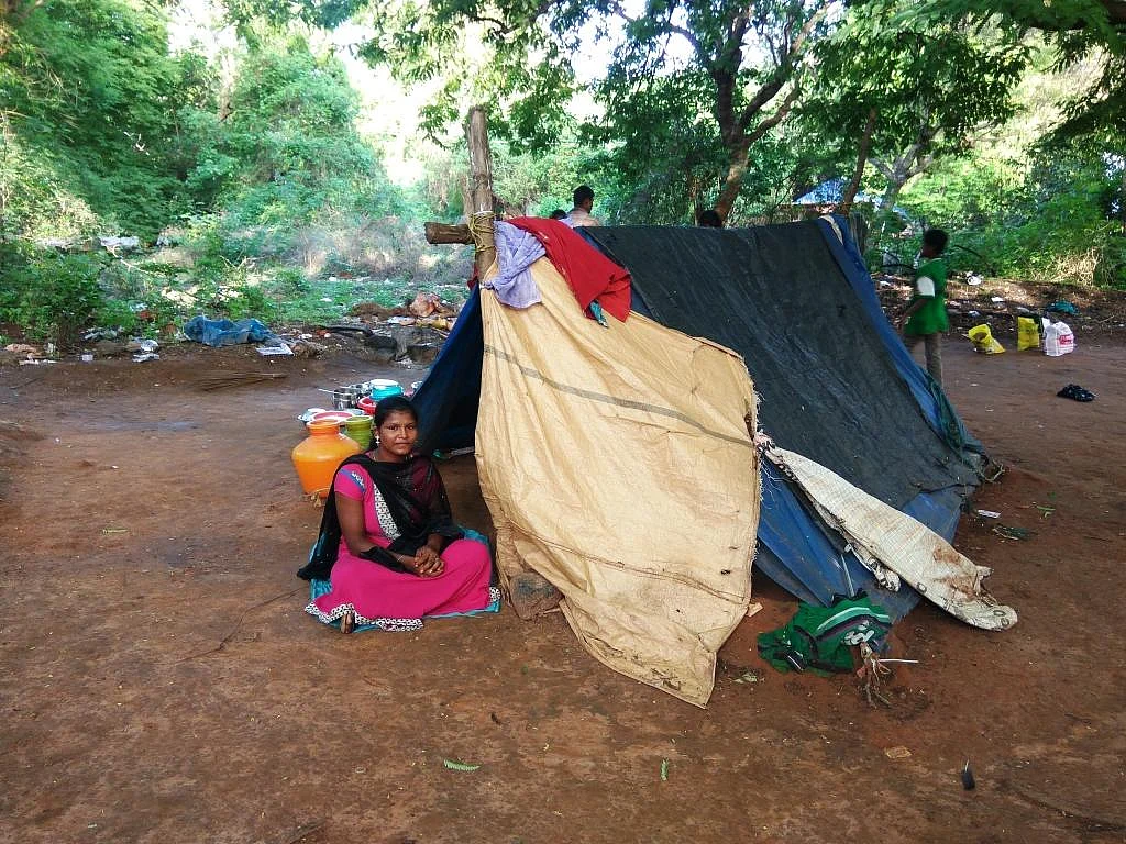 ``பெரிய பொண்ணாகிட்டதுனால கடை வாசல்ல தூங்க முடியலை!'' - படிக்க ஏங்கும் நாடோடி சமூக மாணவி கங்கா