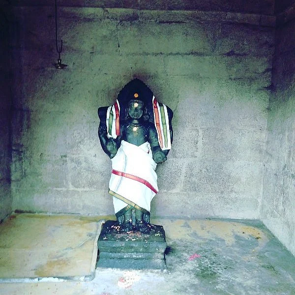 வெற்றிதரும் வெள்ளை விநாயகர், க்ஷேத்திரபாலர், அஷ்டபுஜ காளி... 1,000 ஆண்டு பழைமைவாய்ந்த அற்புத ஆலயம்!