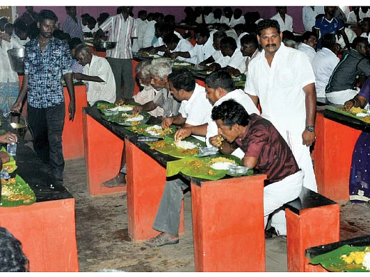 நெருங்கும் மொய் விருந்து... நெருக்கடியில் விவசாயிகள்!