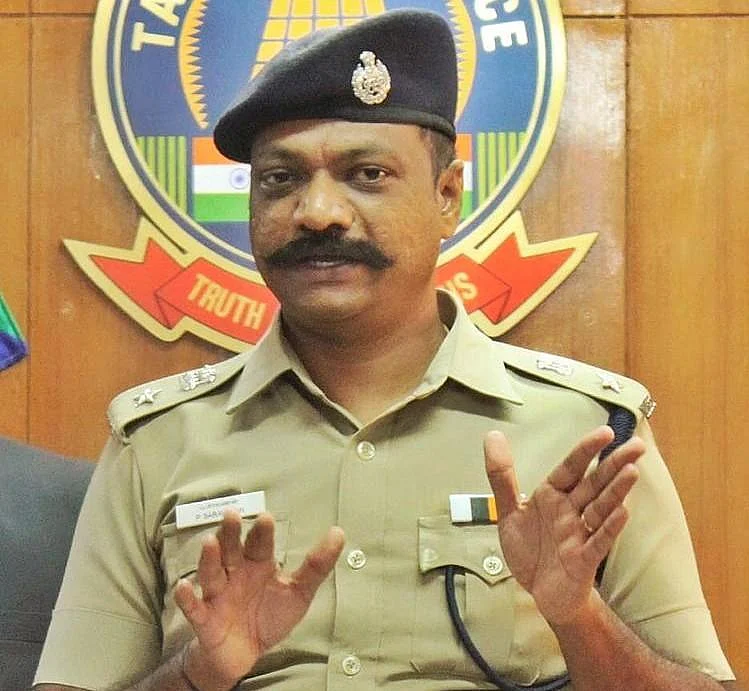 புதிய காவலர்களுக்கு முன்மாதிரியாகத் திகழும் 40 ப்ளஸ் போலீஸ் அதிகாரிகள்! #LifeStartsAt40 #நலம்நாற்பது