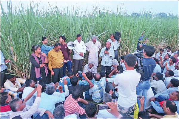 பயணம் கற்றுக்கொடுத்த பாடம்… உவர் மண்ணை மாற்றிய ஜீவாமிர்தம்!