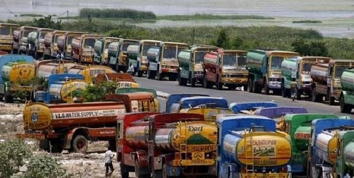 ஹாய் மிஸ்டர்.வேலுமணி... உங்க அமைச்சர்களே எப்படியெல்லாம் வதந்தி பரப்புறாங்க பாருங்களேன்!