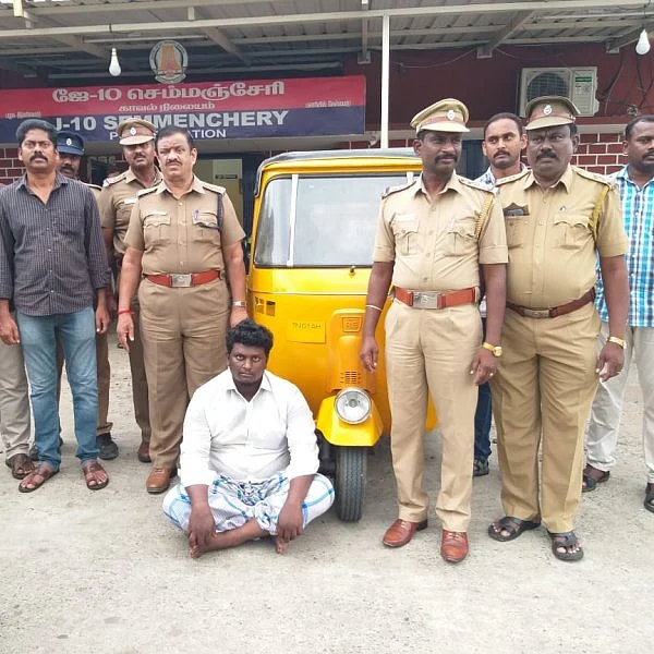 `ஆசீர்வாதம் செய்தால் 1000 ரூபாய்!' - மூதாட்டிகளை நம்பவைத்து ஏமாற்றிய ஆட்டோ டிரைவர்