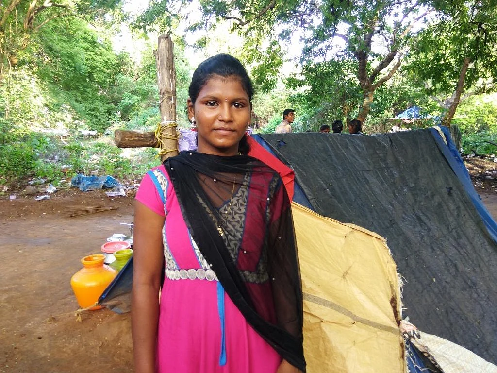 ``பெரிய பொண்ணாகிட்டதுனால கடை வாசல்ல தூங்க முடியலை!'' - படிக்க ஏங்கும் நாடோடி சமூக மாணவி கங்கா