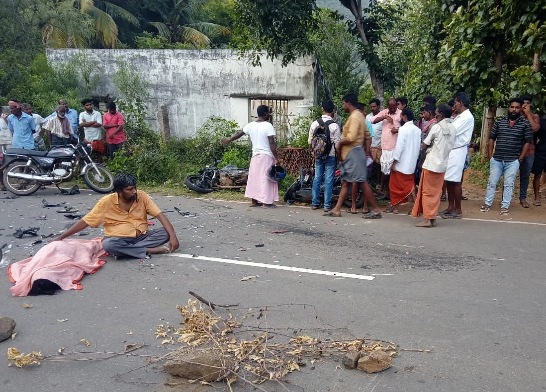 மனைவியின் சடலத்தோடு டாஸ்மாக்கிற்கு எதிராக மருத்துவர் ரமெஷ் போராடியபோது