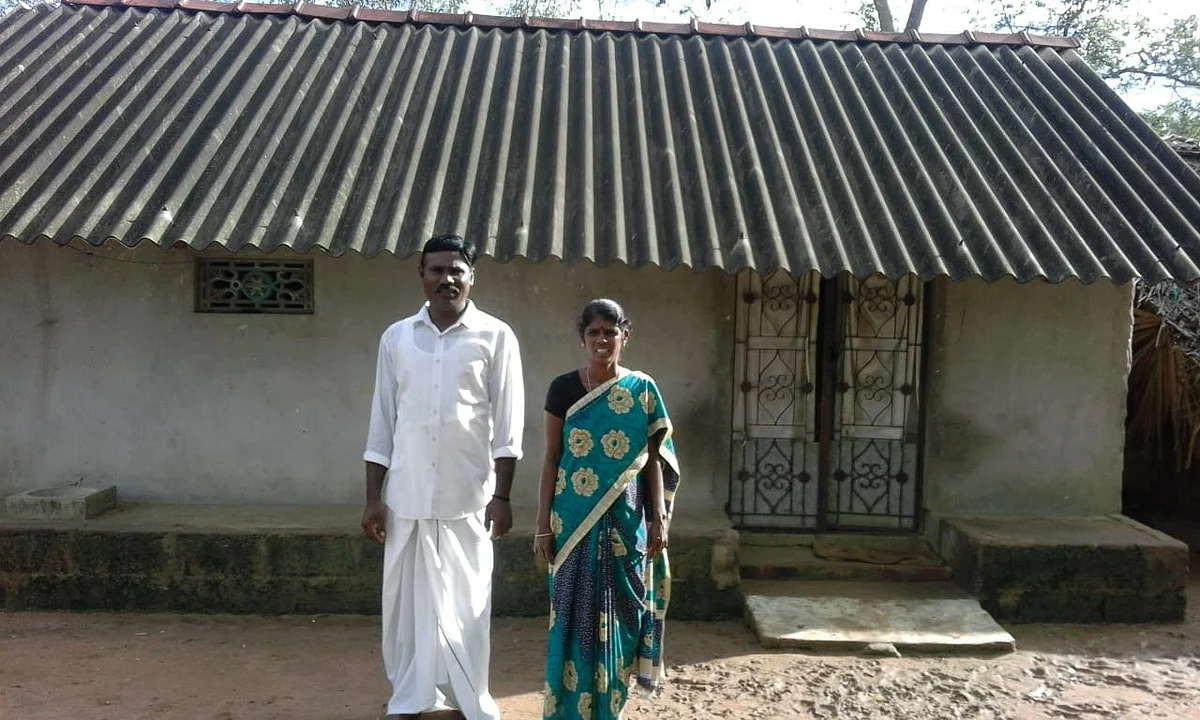 மனைவி காந்தியுடன் செல்வராஜ்