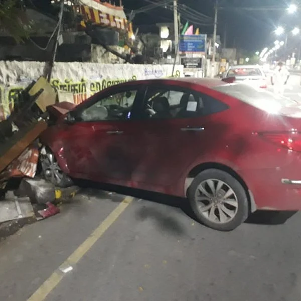 ``நீ அங்கே போ மச்சி!” - சொகுசு காரில் வந்தவர் போலீஸாருக்குக் கொடுத்த அதிர்ச்சி
