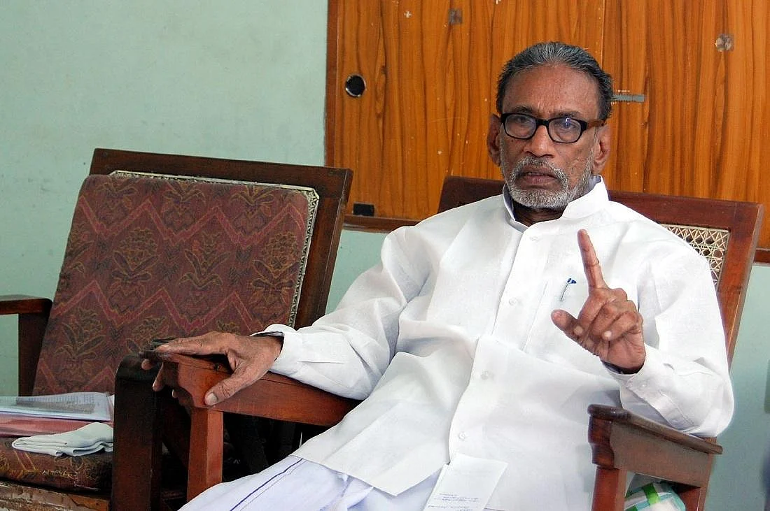 `வீரப்பனுடன் பேச்சுவார்த்தைக்குப் போகாமலிருந்திருந்தால்..?' - பழ.நெடுமாறன் பகிரும் பதைபதைக்கும் அனுபவம் #LetsRelieveStress