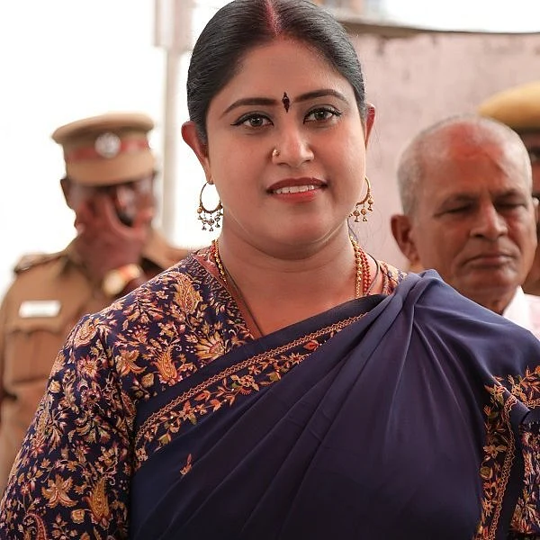 `தினகரனை நம்பிச் சென்று ஏமாந்துவிட்டனர்!' - தங்க தமிழ்ச்செல்வன் `தாவல்' குறித்து விஜயதரணி எம்.எல்.ஏ