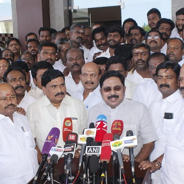 ``இங்கு நடப்பது எல்லாம் சசிகலாவுக்குத் தெரியும்!” - மதுரையில் டி.டி.வி.தினகரன்
