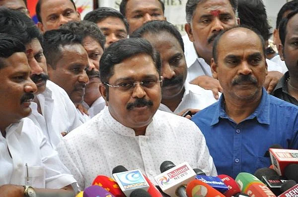 `தங்க தமிழ்ச்செல்வன் தினமும் ஒவ்வொரு மனநிலையுடன் இருப்பார்!' - டி.டி.வி தினகரன்