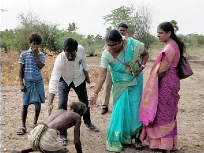 ஆயிரம் ரூபாய் கடனுக்காக ஐந்து ஆண்டுகளாக மரம் வெட்டுகிறேன்...