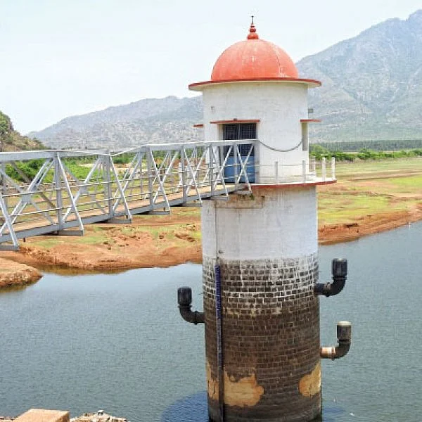 தண்ணீரை உறிஞ்சும் தனியார் நிறுவனம்... வற்றிவரும் ஆத்தூர் நீர்த்தேக்கம்!