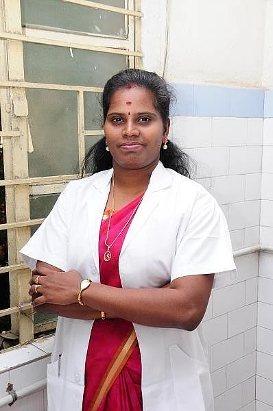 கை,கால்களில் ஏன் மருதாணி வைக்கிறோம் தெரியுமா? - நிபுணர் விளக்கம்!