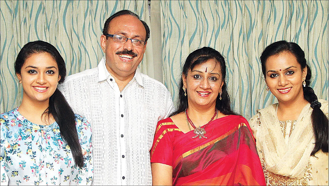 கீர்த்தி, சுரேஷ், மேனகா, ரேவதி
