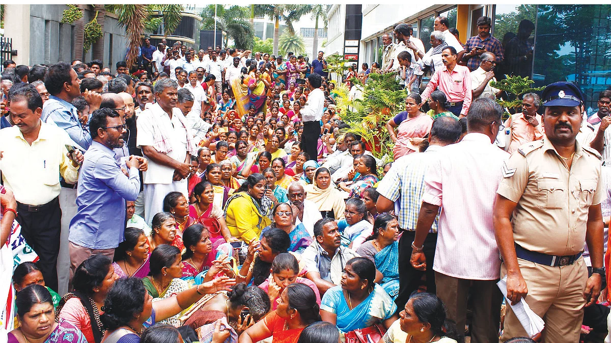 செபியை முற்றுகையிட்ட முதலீட்டாளர்கள்.