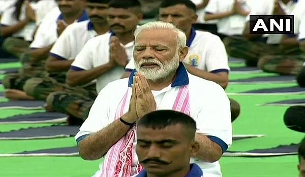 40,000 பேர்; 200 தண்ணீர்த் தொட்டிகள்;8 மருத்துவக் குழு! - பிரதமர் பங்கேற்ற பிரமாண்ட யோகா நிகழ்ச்சி