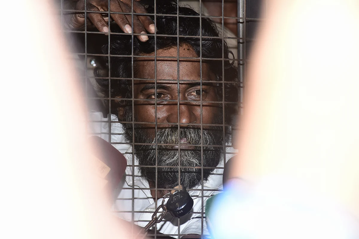 முகிலன்