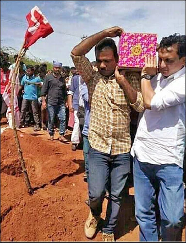 புல்லுகட்டு உரசியதால் படுகொலை... சாதிவெறி தலைவிரித்தாடும் நெல்லை!