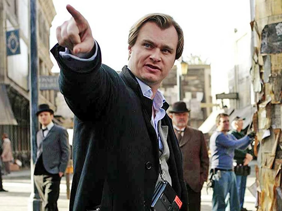 கிறிஸ்டோபர் நோலன்... நேர விளையாட்டுக்களின் மாய வித்தகன்...! #HBDChristopherNolan