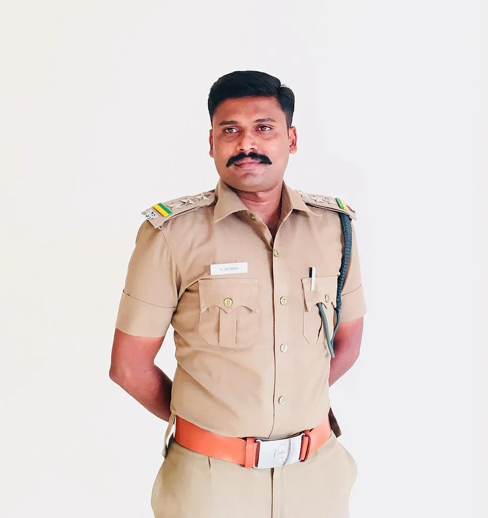 வனச்சரகர் சதீஷ்