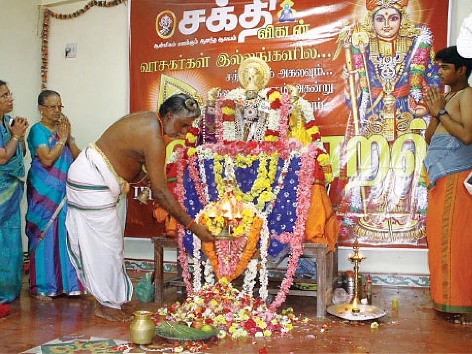 வினைகள் அகற்றும் வேல்மாறல் பாராயணம்... நாளை பெசன்ட் நகரில் நடைபெறுகிறது!