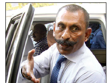 உருண்டது அமைச்சர்கள் தலை... கடைசியில் எல்லாமே பிழை!