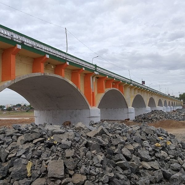 ஏவி பாலமா, காவிப் பாலமா?” - சர்ச்சையில் மதுரை மேம்பாலம் | Madurai Albert  Victor bridge controversy