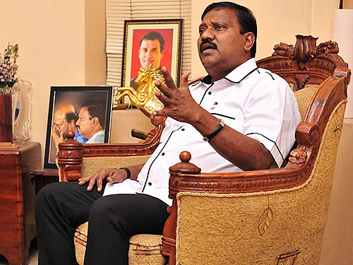 ஸ்டாலின் கையில் தமிழக காங்கிரஸ்!